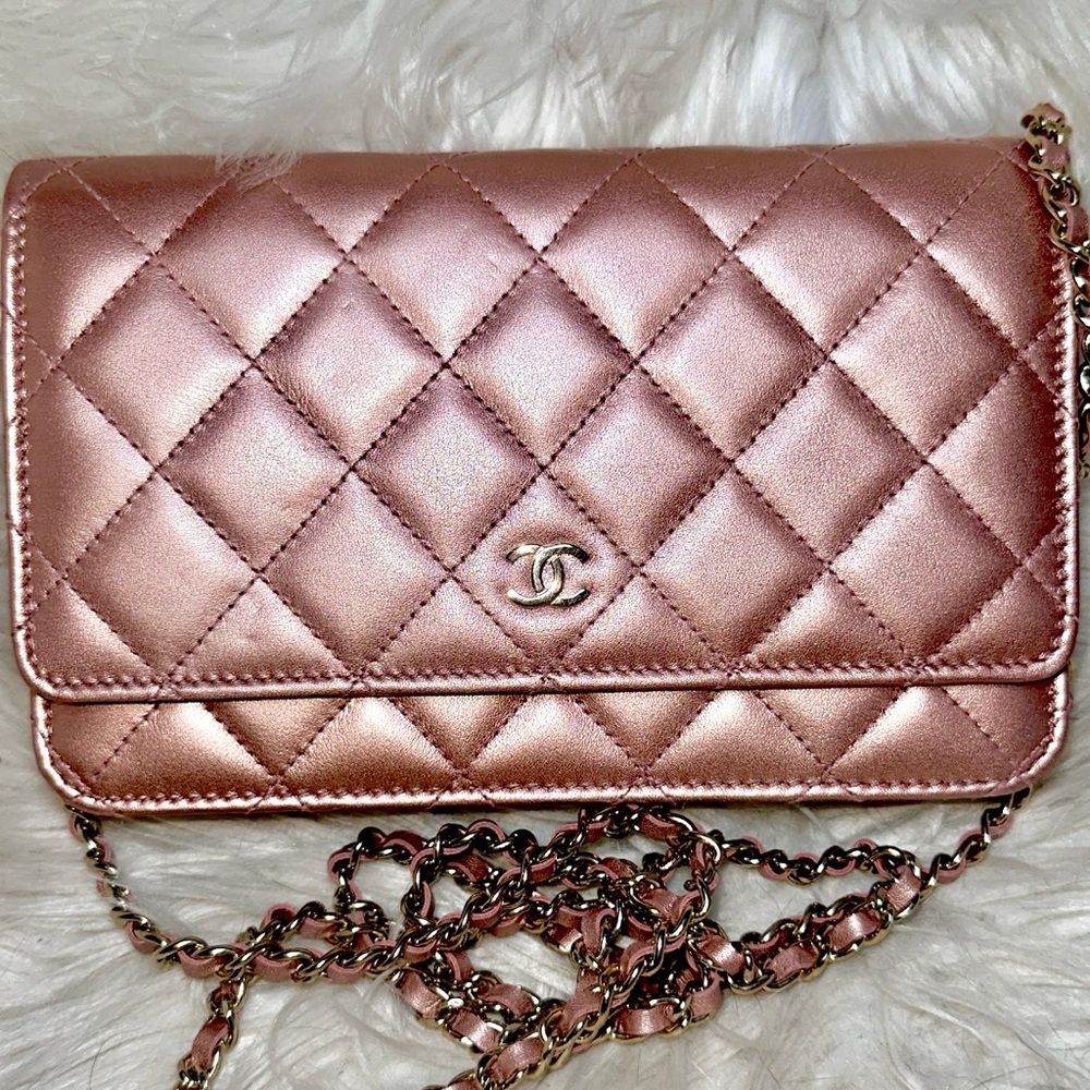 Chanel Wallet on Chain Purse in Champange Pink .